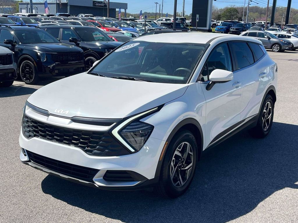 Used 2025 Kia Sportage LX image 31