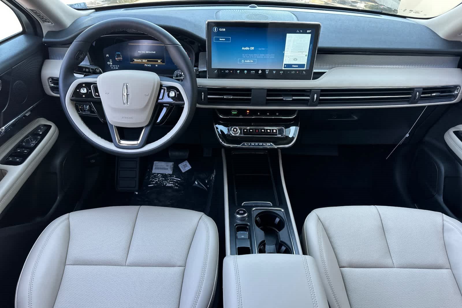 Used 2025 Lincoln Corsair Premiere w/ Equipment Group 101A image 3