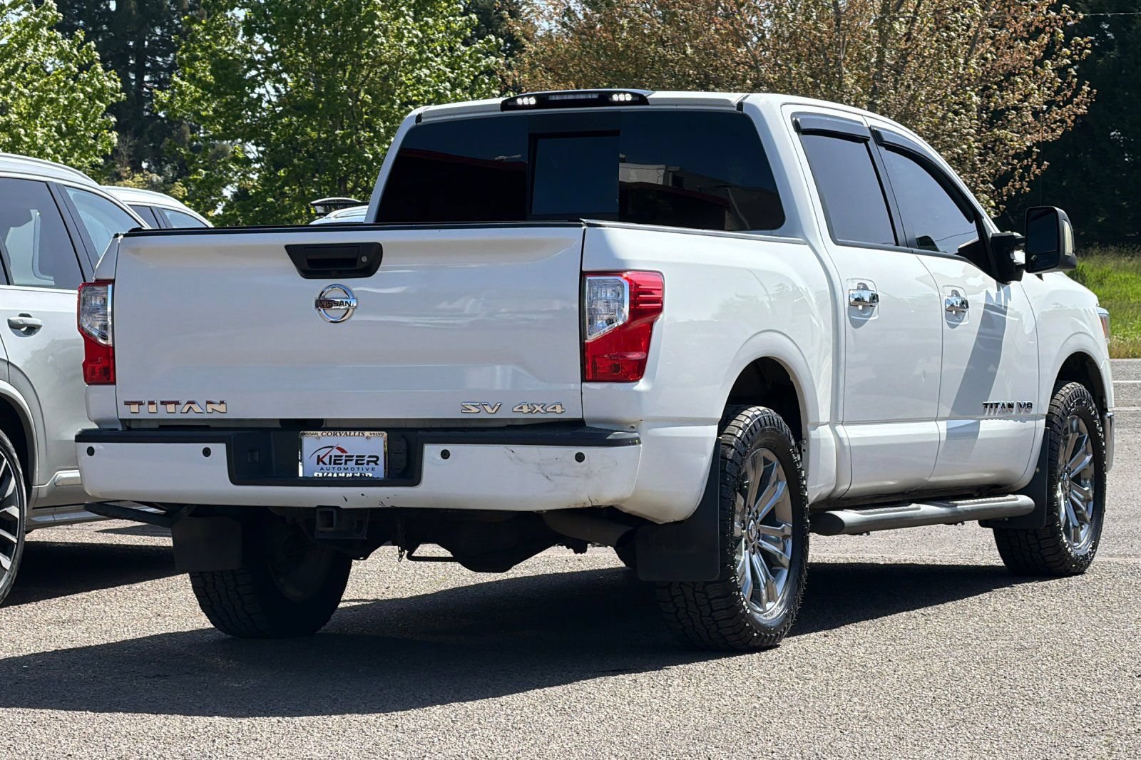 Used 2019 Nissan Titan SV w/ SV Convenience Package AWD/4WD image 4