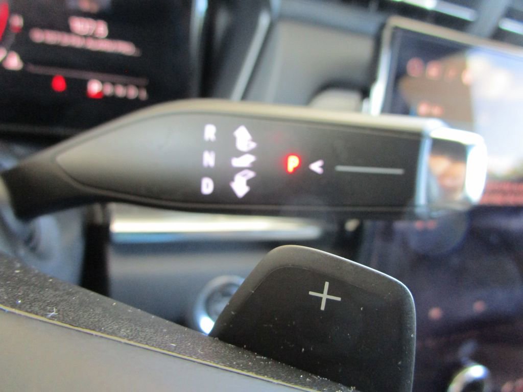 Used 2026 GMC Terrain Elevation w/ Elevation Premium Package FWD image 31
