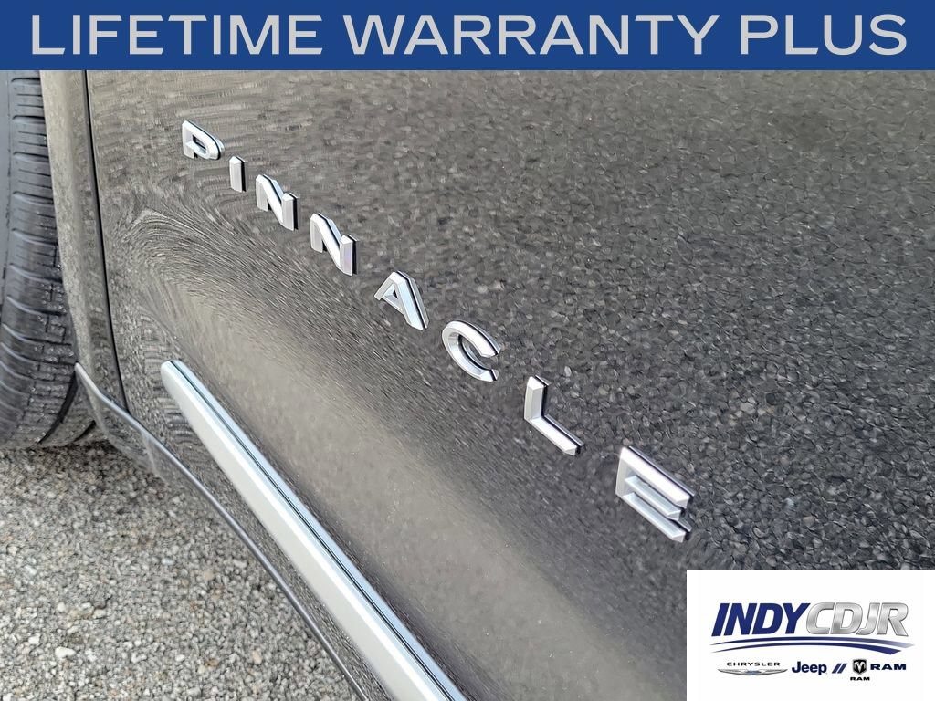 New 2026 Chrysler Pacifica Pinnacle w/ Trailer Tow Group AWD/4WD image 8