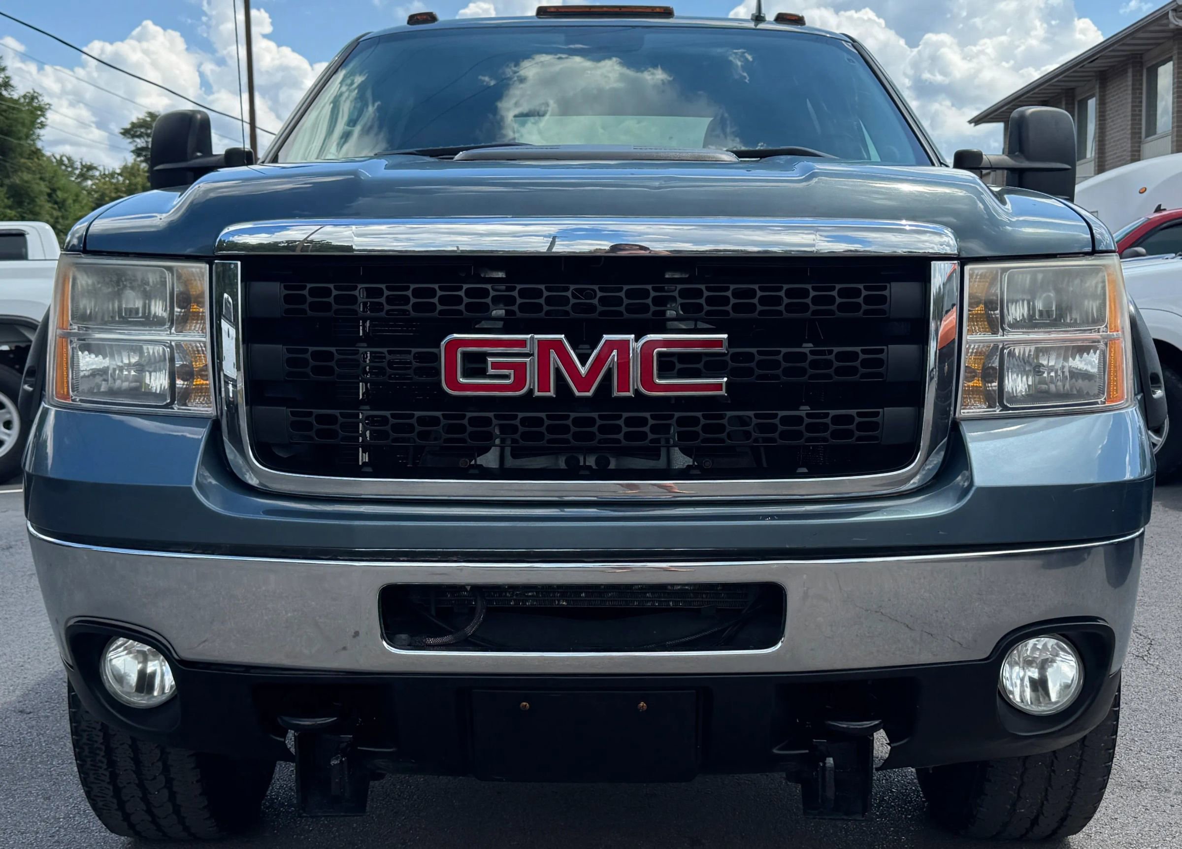 Used 2012 GMC Sierra 2500 SLE w/ SLE Preferred Package image 3