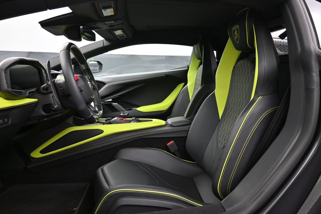 Used 2024 Lamborghini Revuelto AWD/4WD image 5