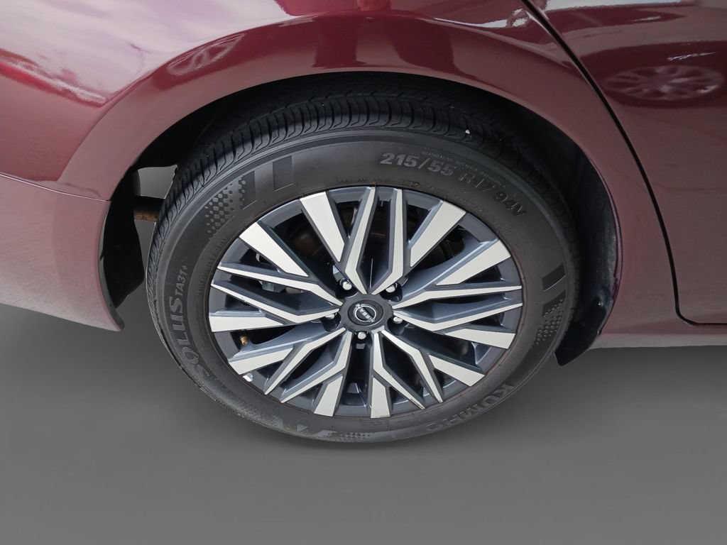 Used 2024 Nissan Altima 2.5 SV w/ SV Premium Package FWD image 10