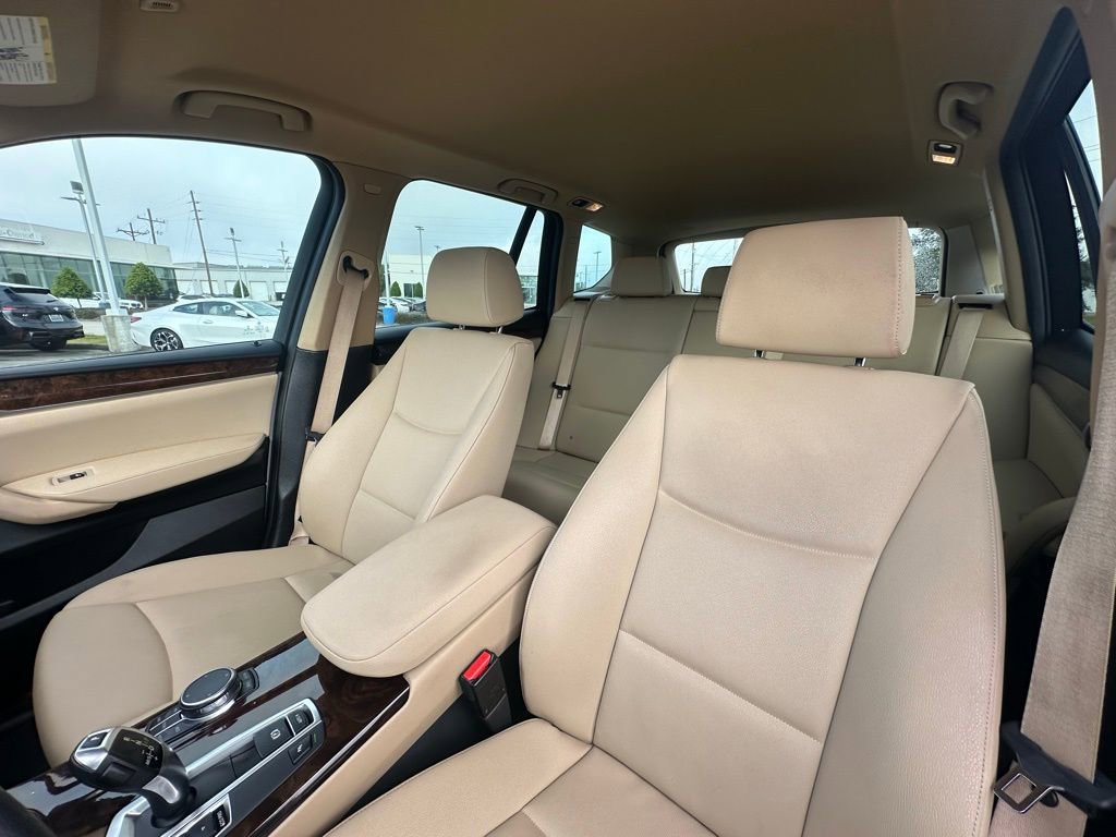 Used 2017 BMW X3 sDrive28i image 9