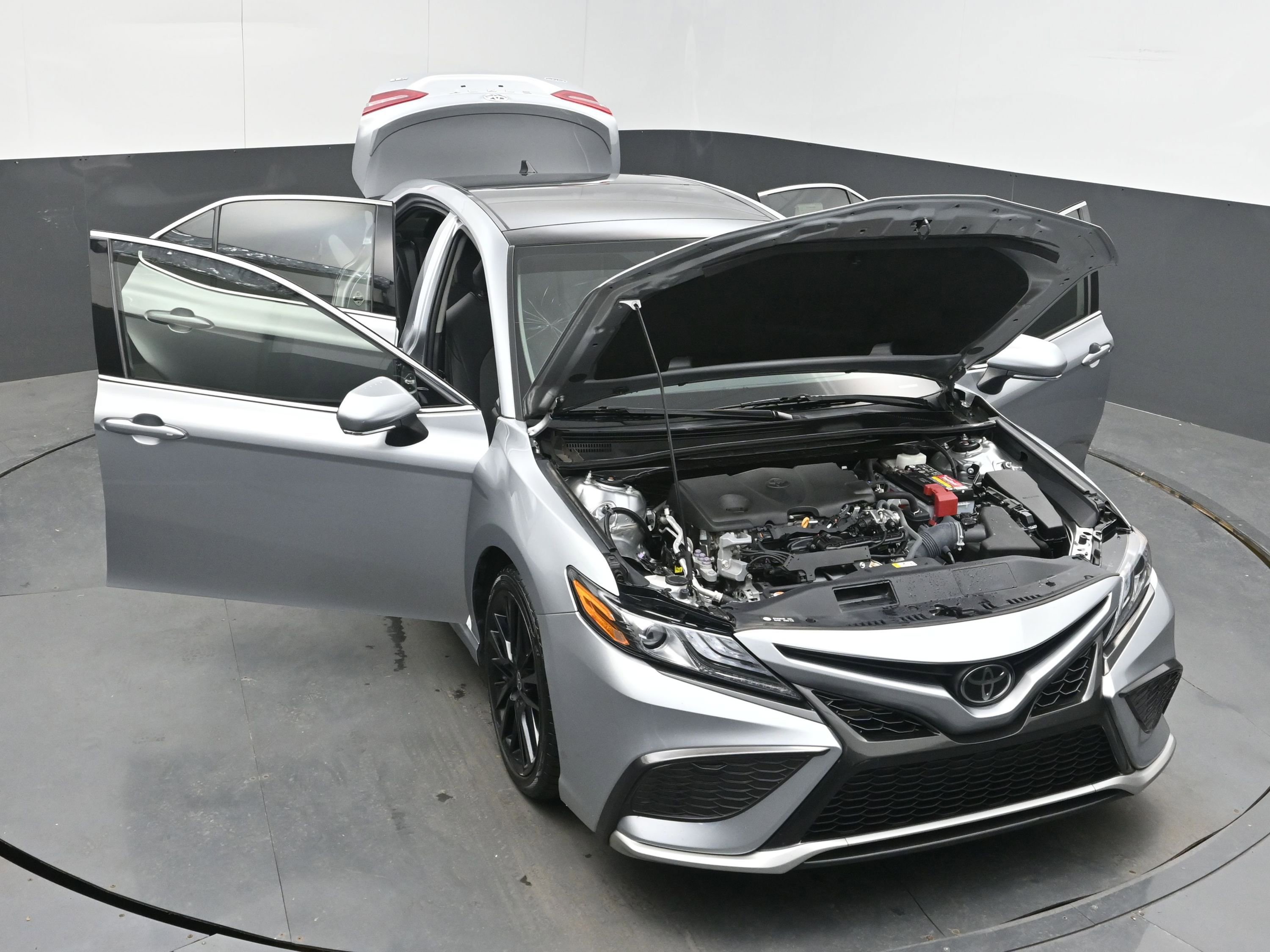 Used 2021 Toyota Camry XSE image 40