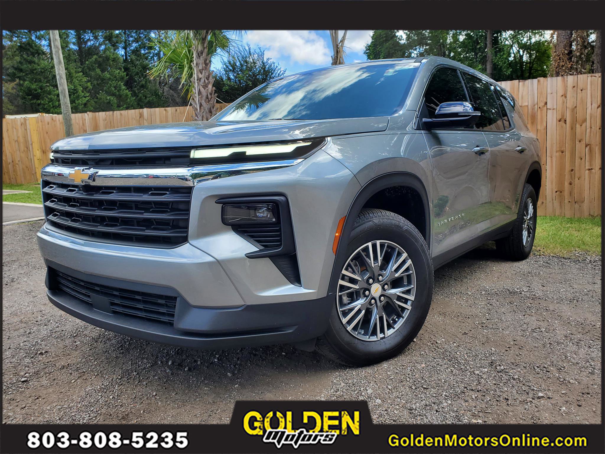 Used 2024 Chevrolet Traverse LS image 1