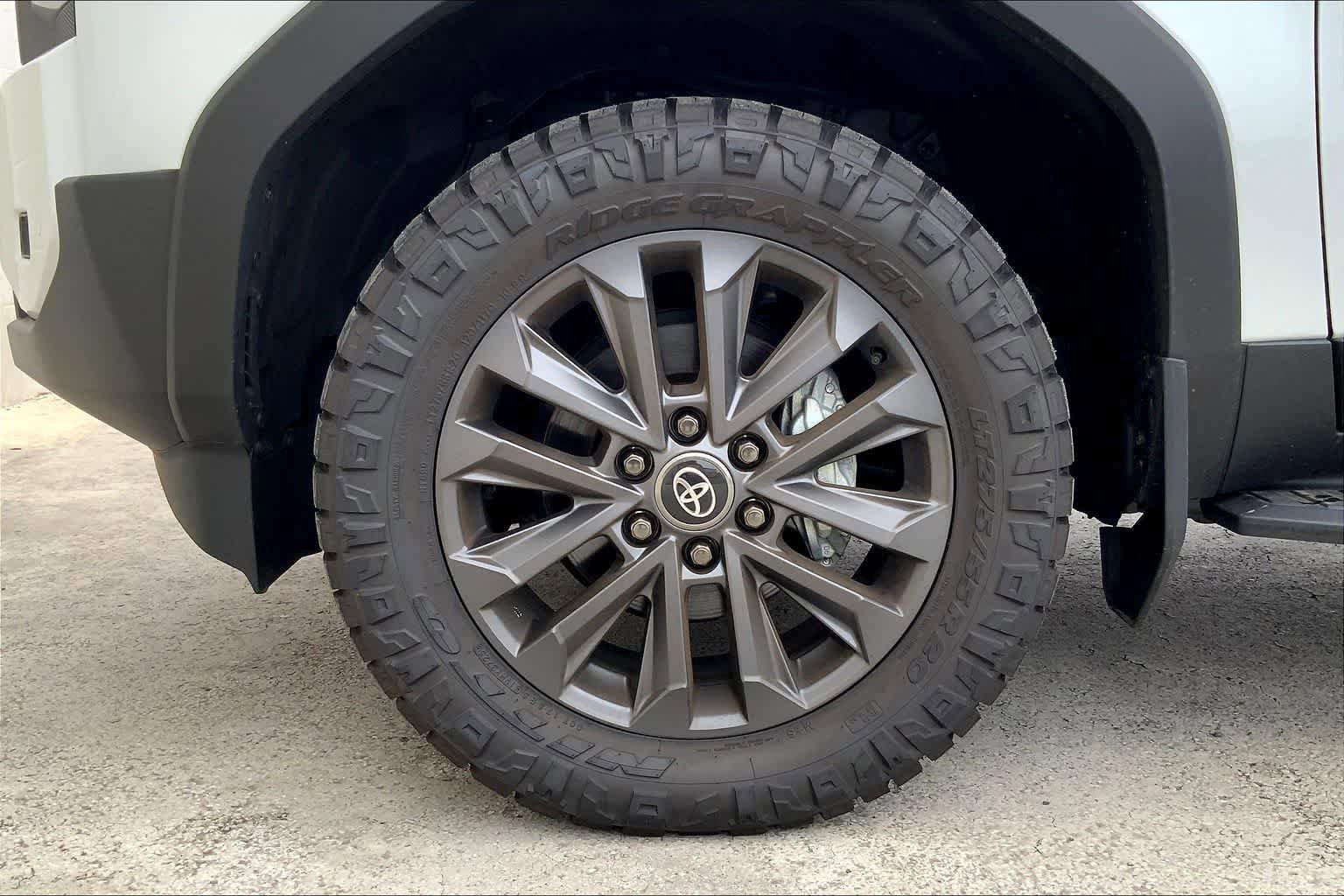 Used 2026 Toyota Land Cruiser image 9