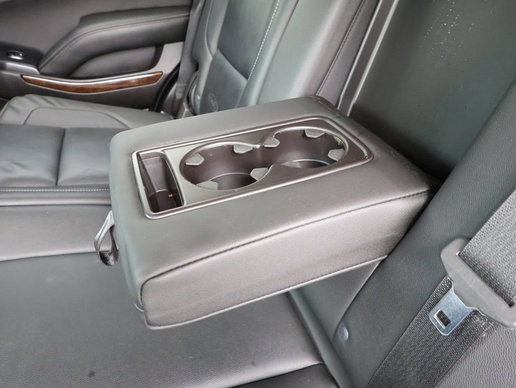 Used 2019 Chevrolet Tahoe LT w/ Luxury Package AWD/4WD image 28