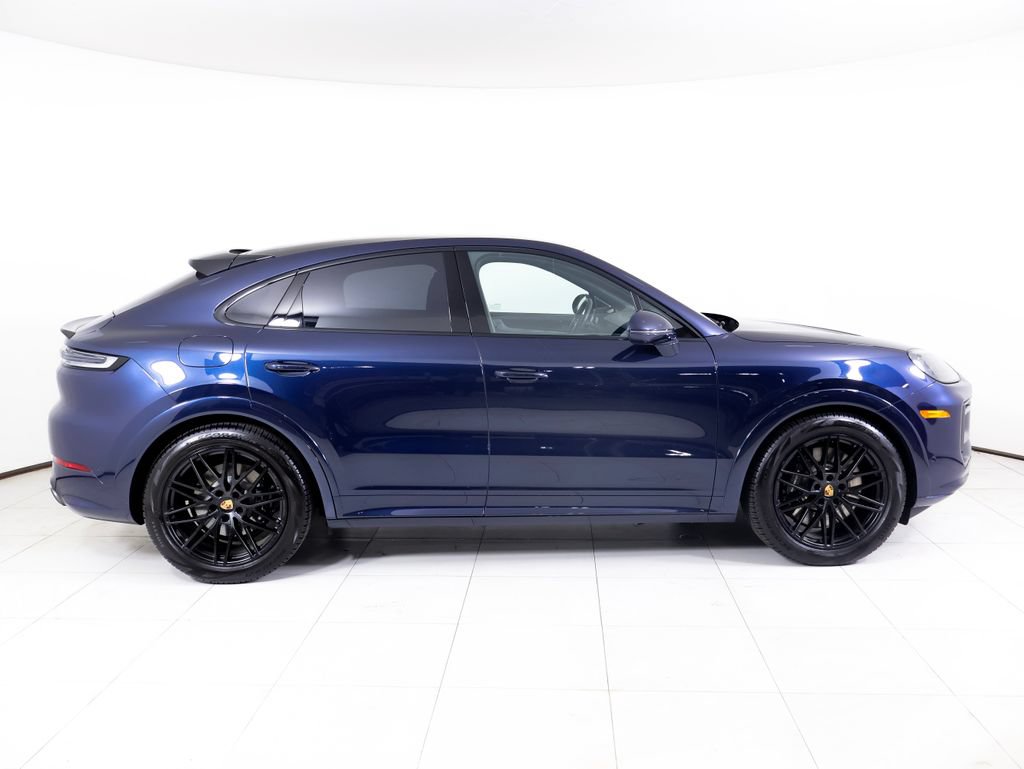 Certified 2026 Porsche Cayenne GTS w/ Technology Package AWD/4WD image 34