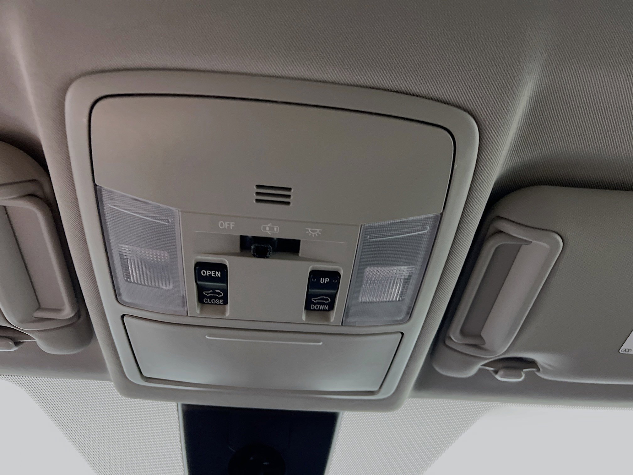 Used 2018 Toyota RAV4 XLE FWD image 21