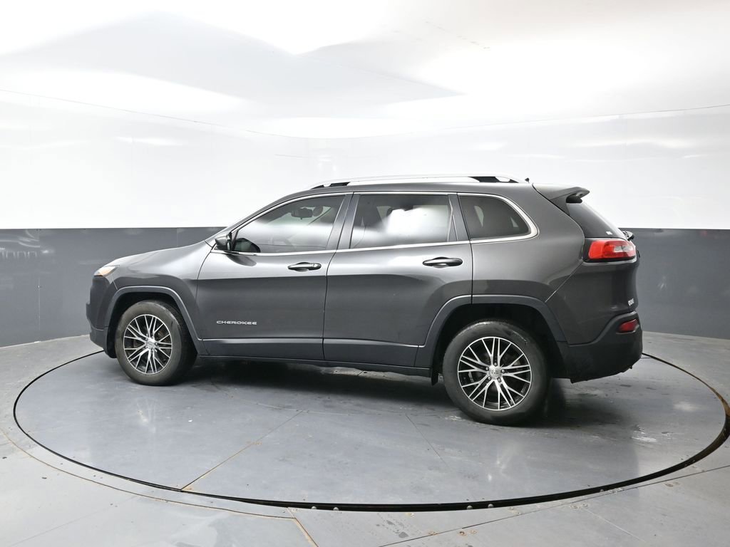 Used 2016 Jeep Cherokee Latitude image 8