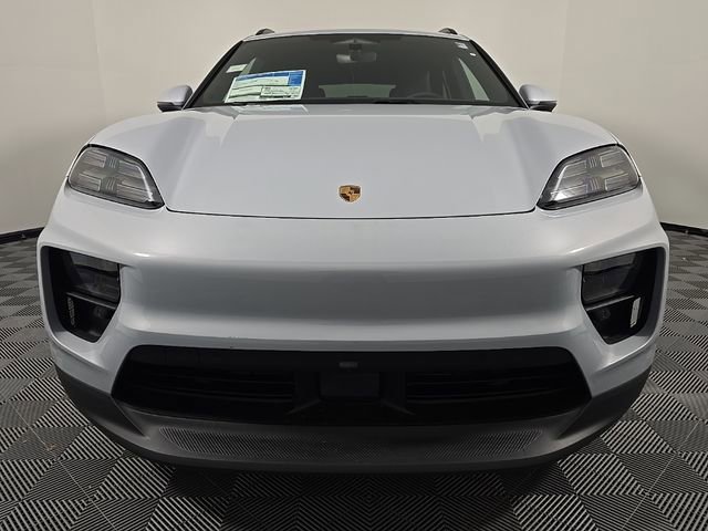 Certified 2025 Porsche Macan Electric image 10