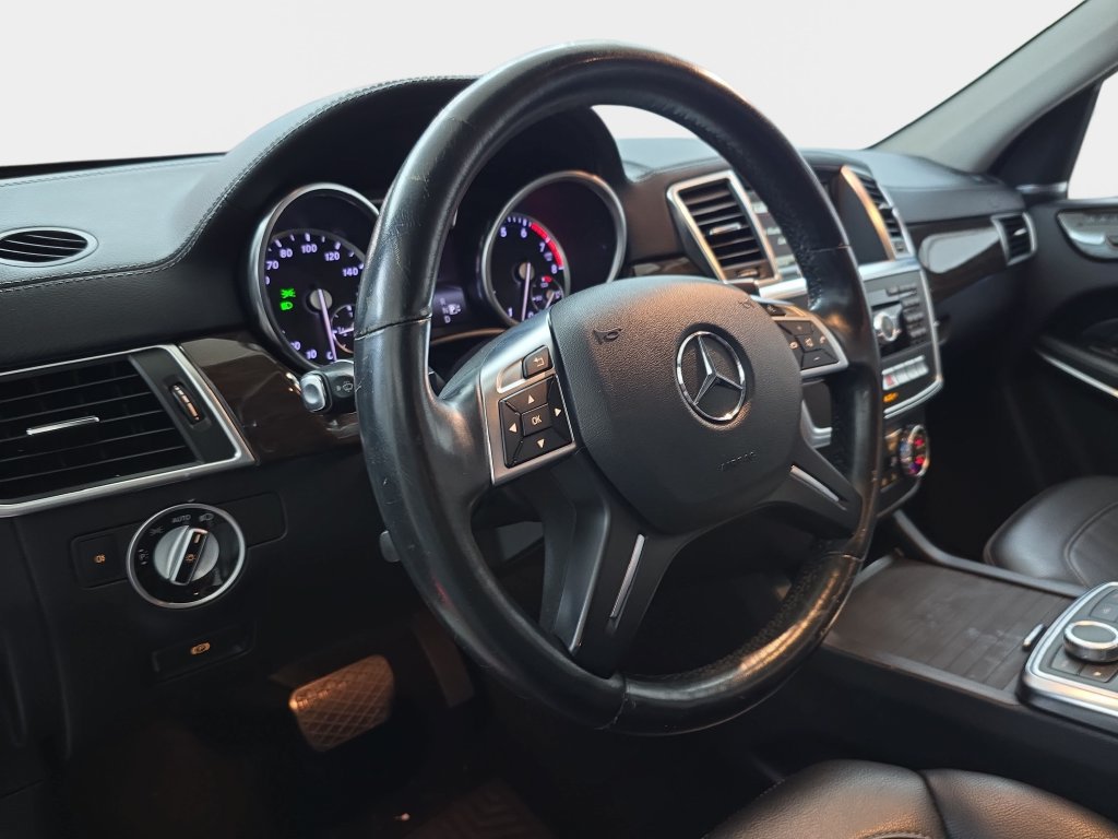 Used 2014 Mercedes-Benz GL 450 4MATIC image 18