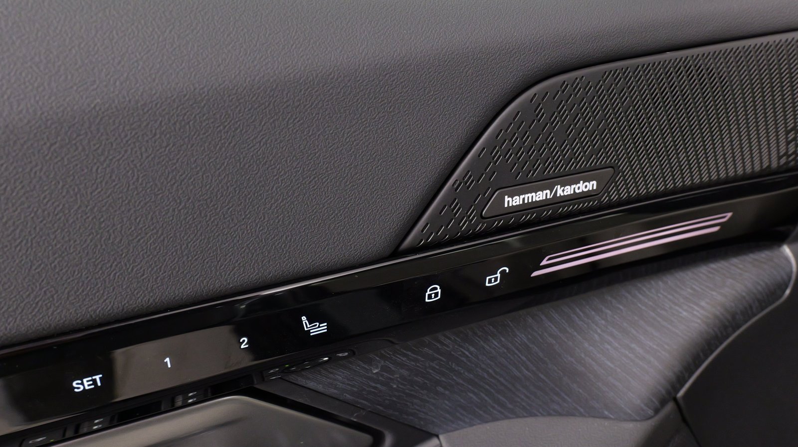 Used 2024 BMW 530i xDrive image 27