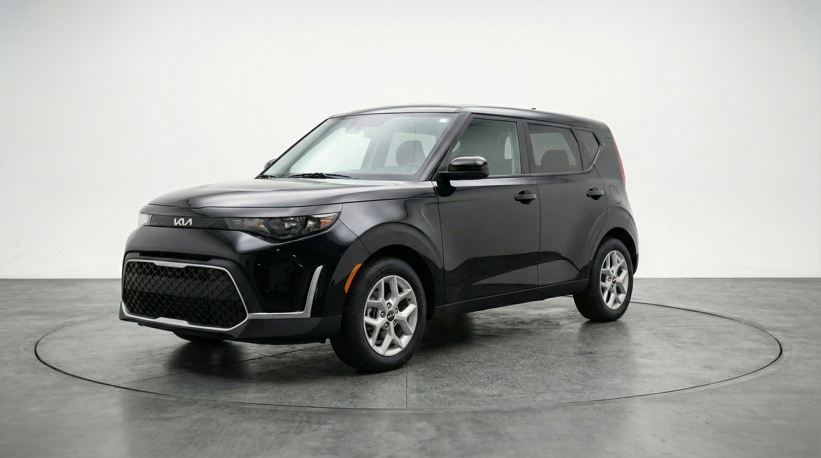 Used 2025 Kia Soul LX w/ LX Technology Package image 3
