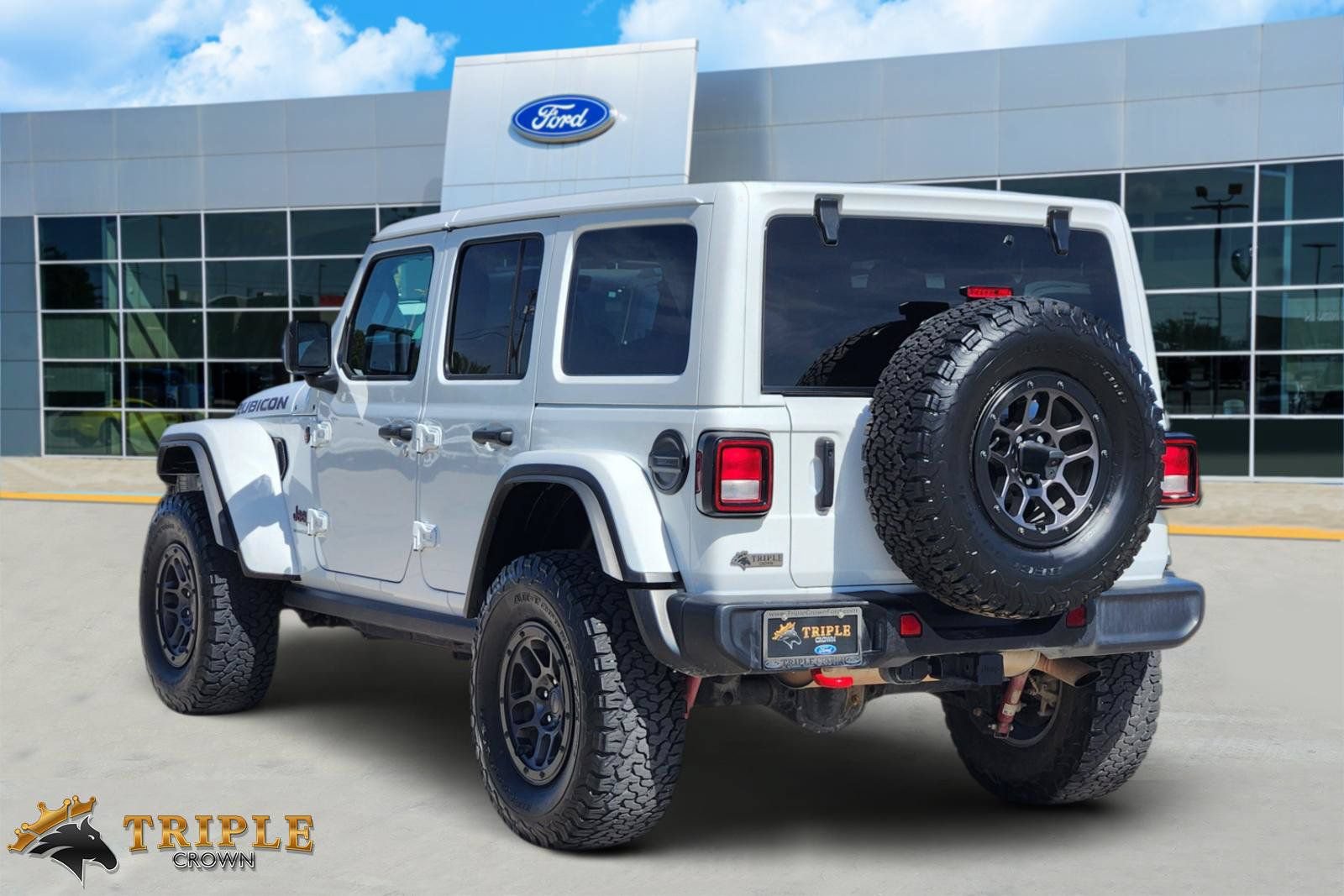 Used 2023 Jeep Wrangler Unlimited Rubicon w/ Xtreme 35 Tire Package AWD/4WD image 4