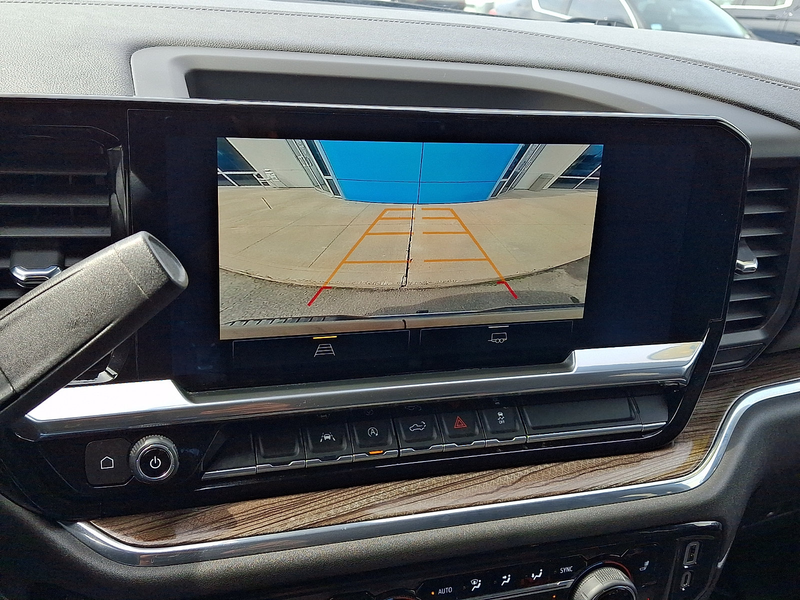 Used 2023 Chevrolet Silverado 1500 LT AWD/4WD image 18