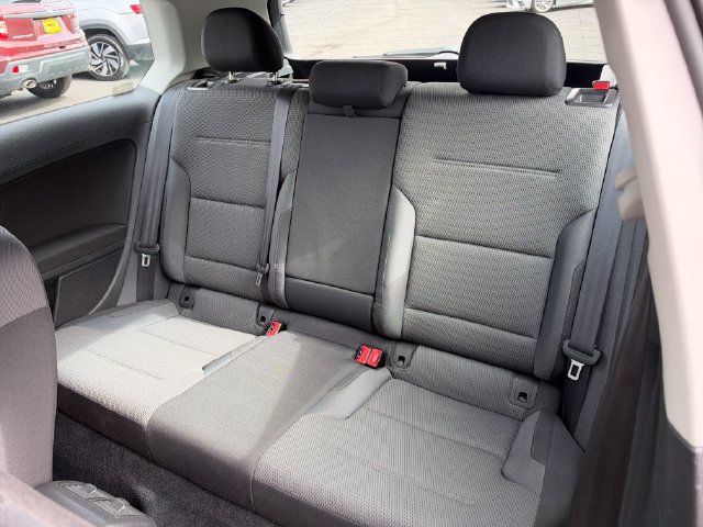 Used 2015 Volkswagen Golf Launch Edition FWD image 24