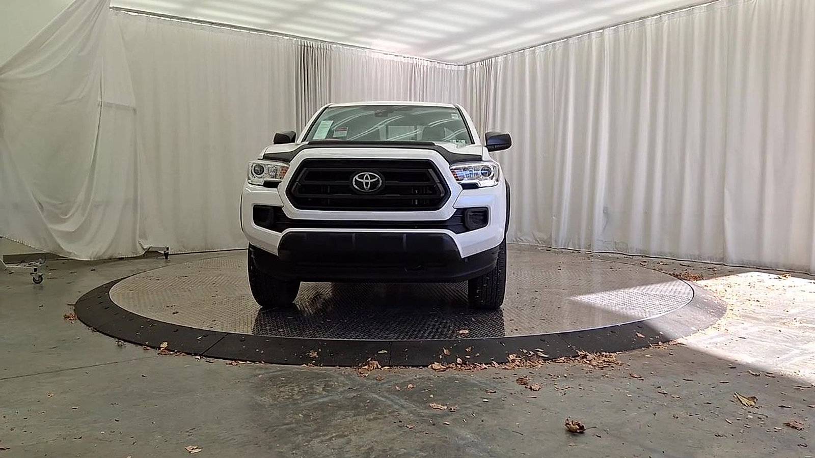 Certified 2021 Toyota Tacoma SR image 4