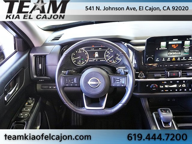 Used 2024 Nissan Pathfinder SL FWD image 23