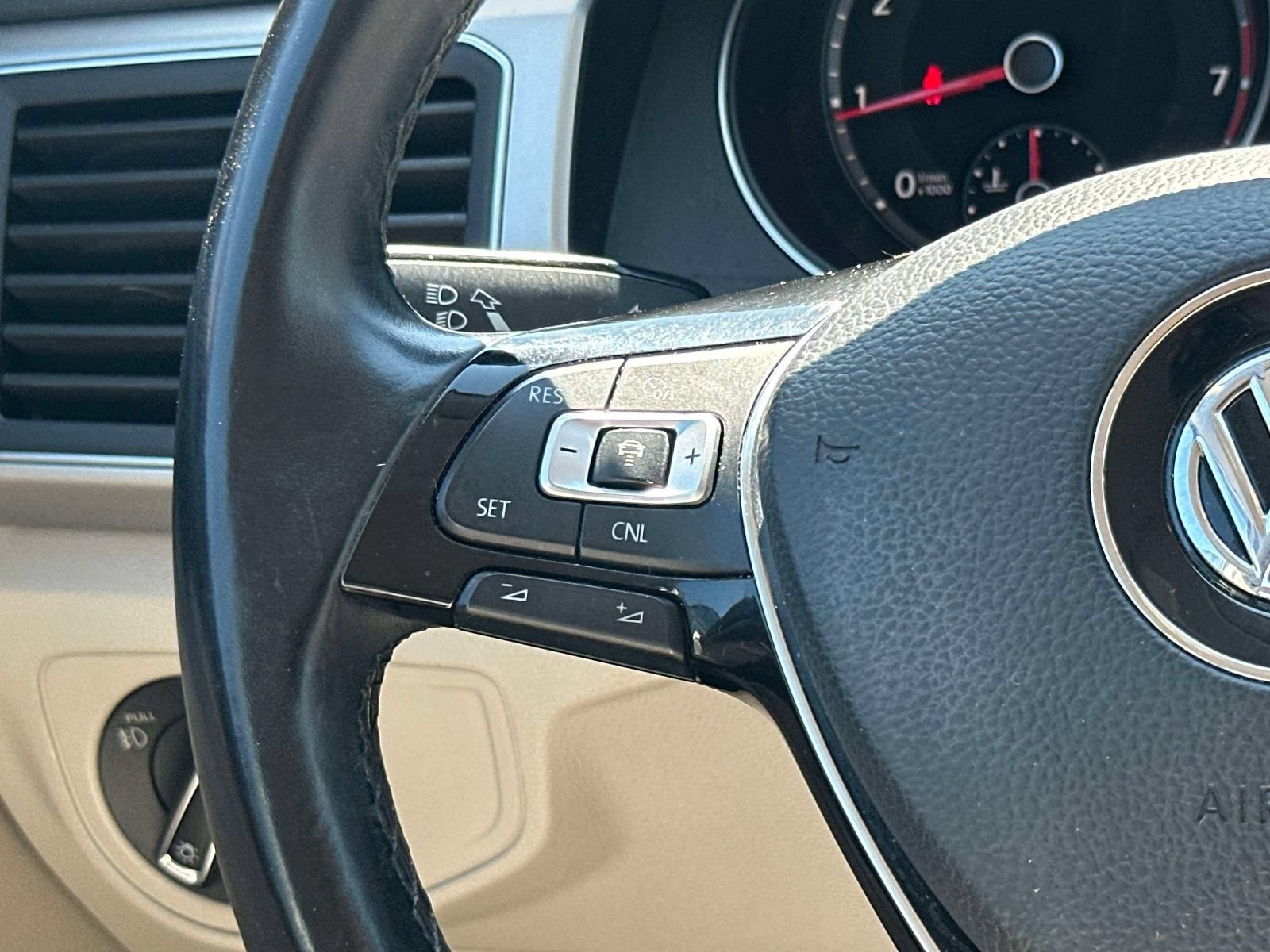 Used 2018 Volkswagen Atlas SE FWD image 22