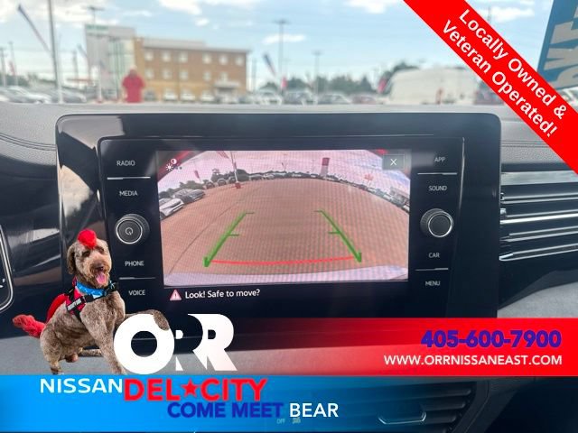Used 2025 Volkswagen Jetta SE FWD image 23