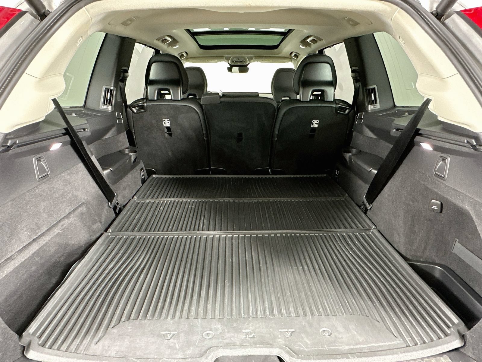 Used 2024 Volvo XC90 B6 Ultimate w/ Protection Package Premier AWD/4WD image 41