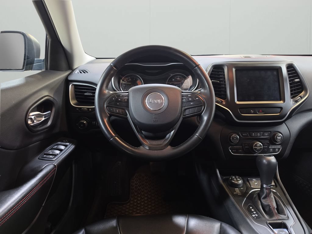 Used 2019 Jeep Cherokee Trailhawk AWD/4WD image 18