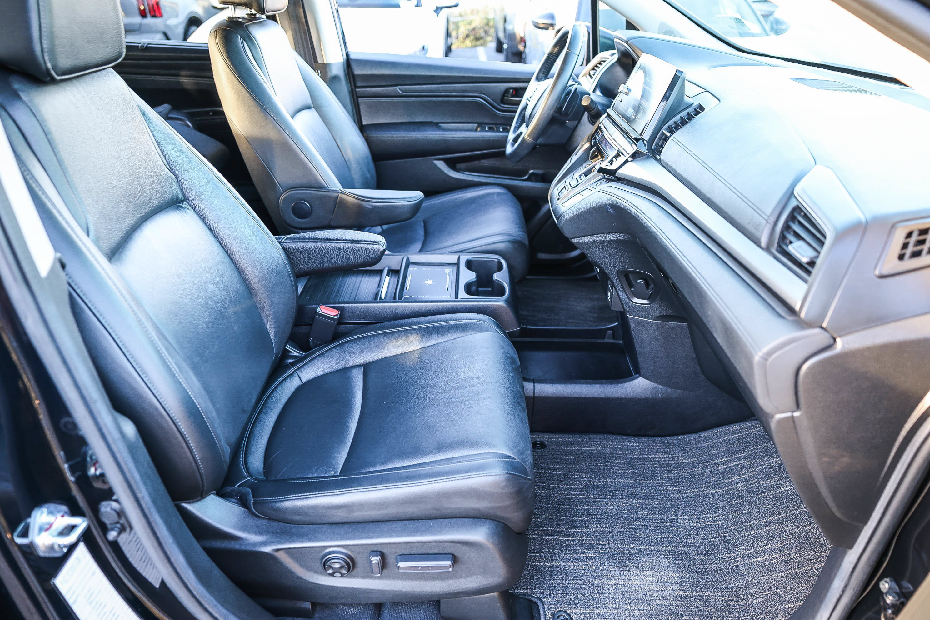 Certified 2025 Honda Odyssey EX-L image 9