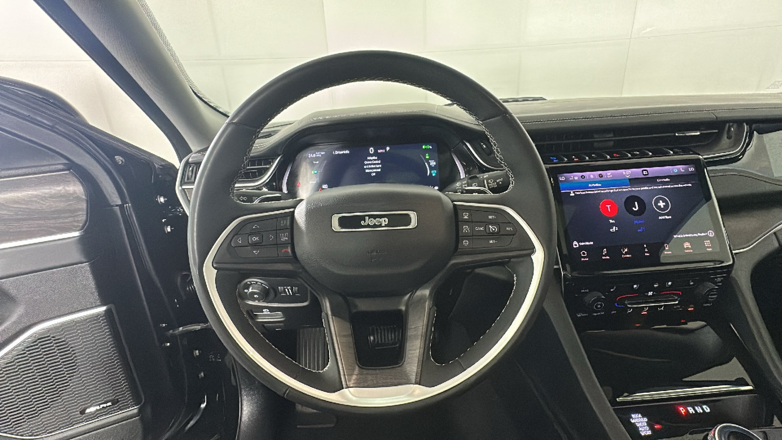 Used 2022 Jeep Grand Cherokee Limited 4xe w/ Luxury Tech Group II AWD/4WD image 18