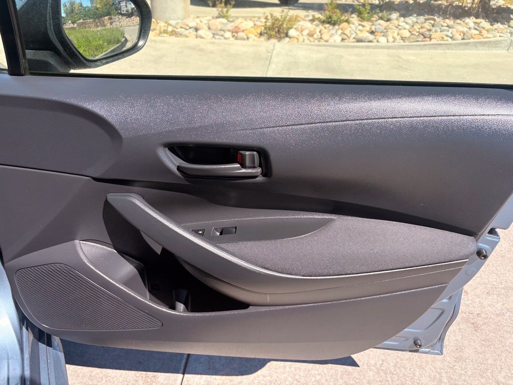 Used 2025 Toyota Corolla LE w/ Carpet Mat Package (TMS) FWD image 34