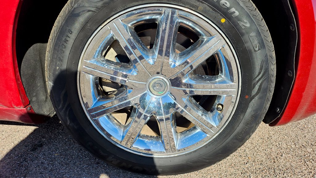 Used 2009 Chrysler 300 C RWD image 16