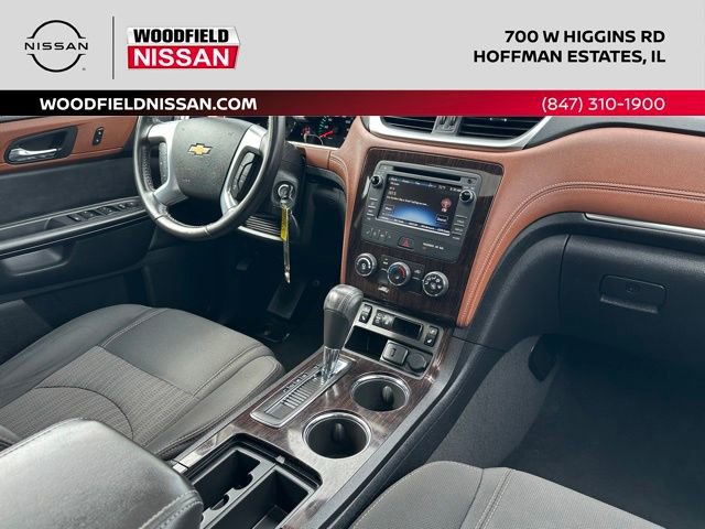 Used 2015 Chevrolet Traverse LT w/ Style and Technology Package FWD image 31