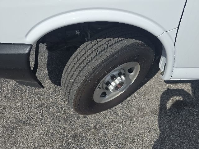 Used 2025 GMC Savana 3500 RWD image 20