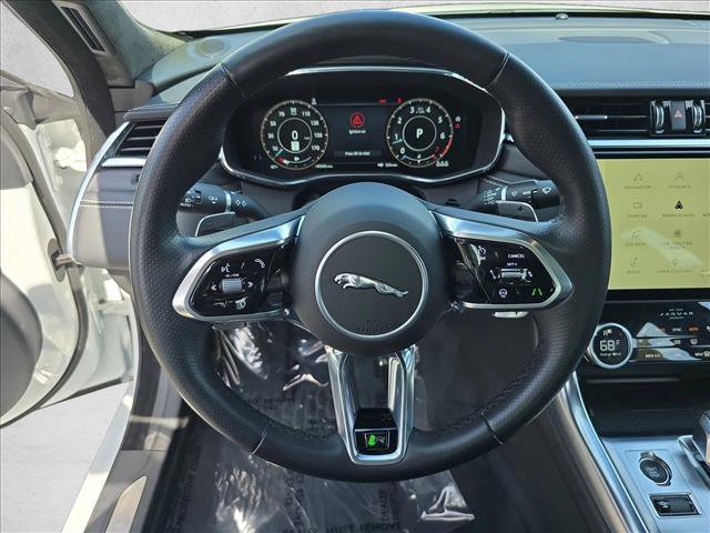 Used 2023 Jaguar XF R-Dynamic SE AWD/4WD image 18