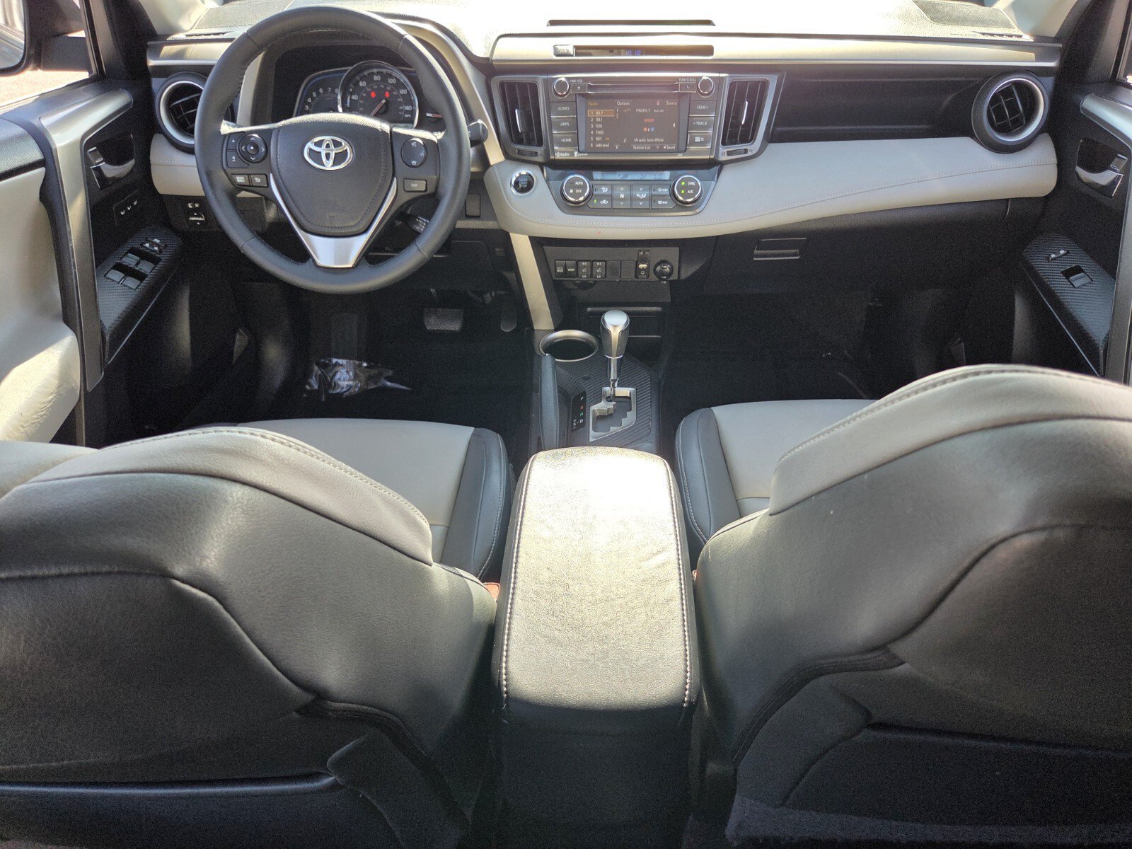 Used 2015 Toyota RAV4 Limited AWD/4WD image 13