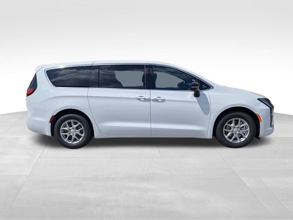 New 2027 Chrysler Pacifica Select w/ Family Tech Group FWD image 3