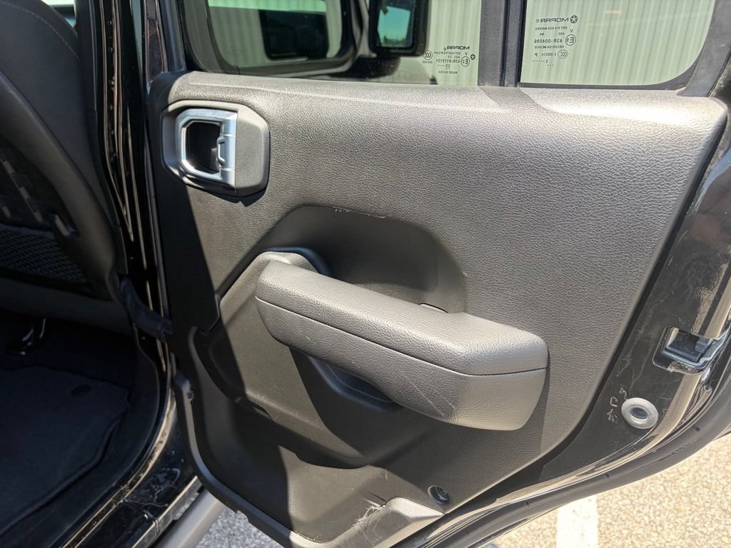Used 2023 Jeep Gladiator Mojave w/ Cold Weather Group AWD/4WD image 19