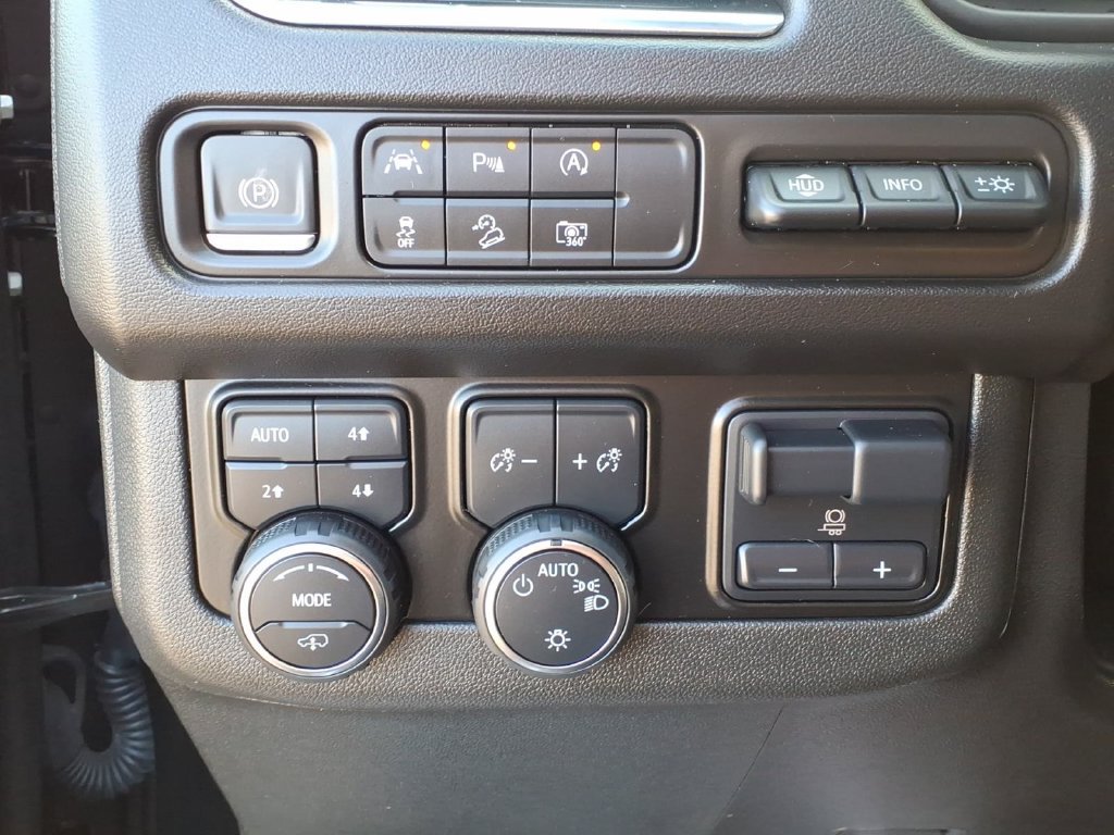 Used 2024 Chevrolet Tahoe High Country AWD/4WD image 5
