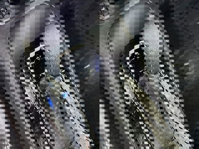 Used 2022 Toyota Corolla XSE FWD image 18