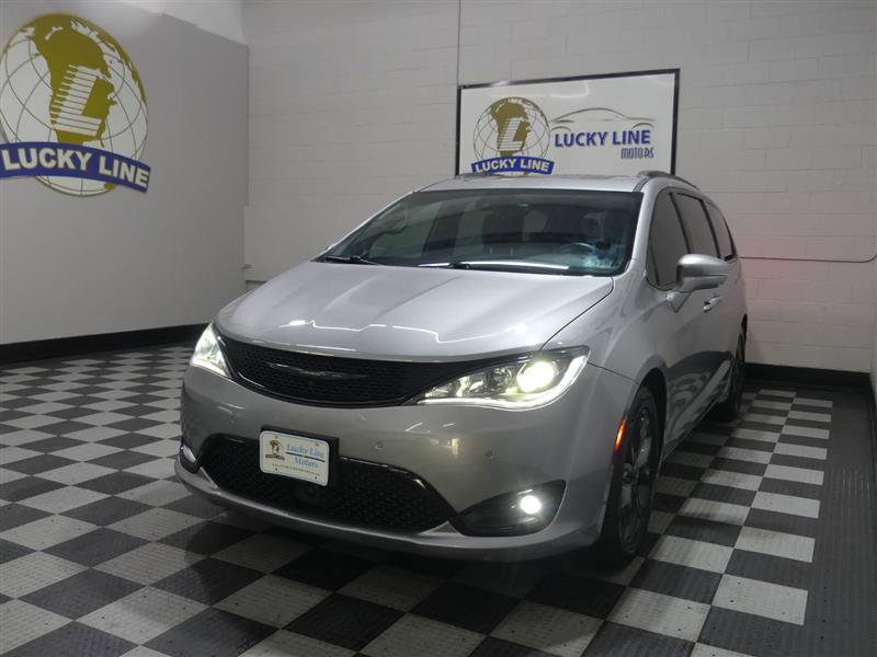 Used 2018 Chrysler Pacifica Limited w/ Advanced Safetytec Group FWD image 4