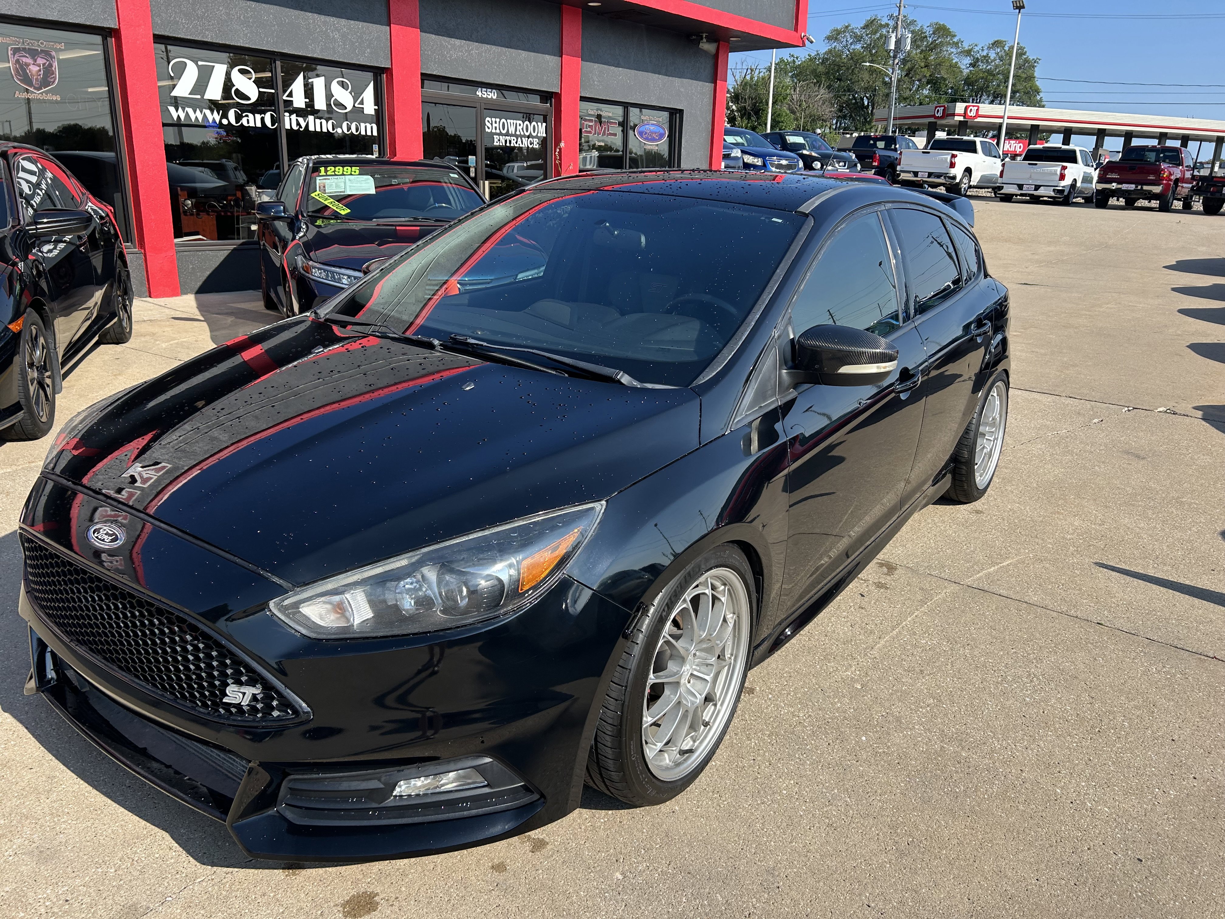 Used 2016 Ford Focus ST w/ Equipment Group 401A image 1