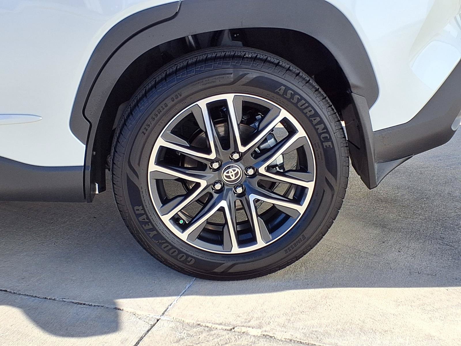 Certified 2026 Toyota Corolla Cross XLE w/ Convenience Package FWD image 9