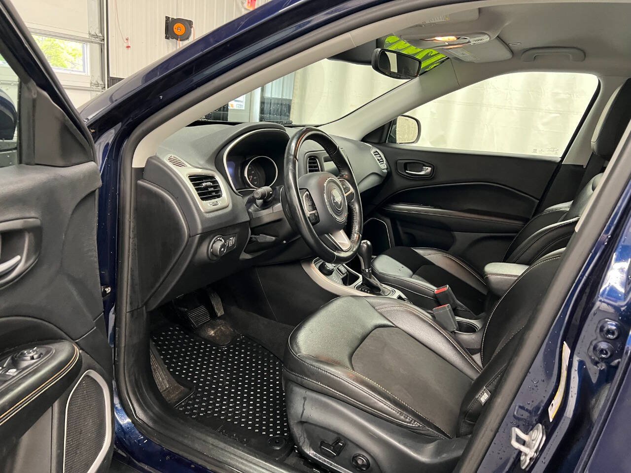 Used 2019 Jeep Compass Latitude w/ Popular Equipment Group AWD/4WD image 7