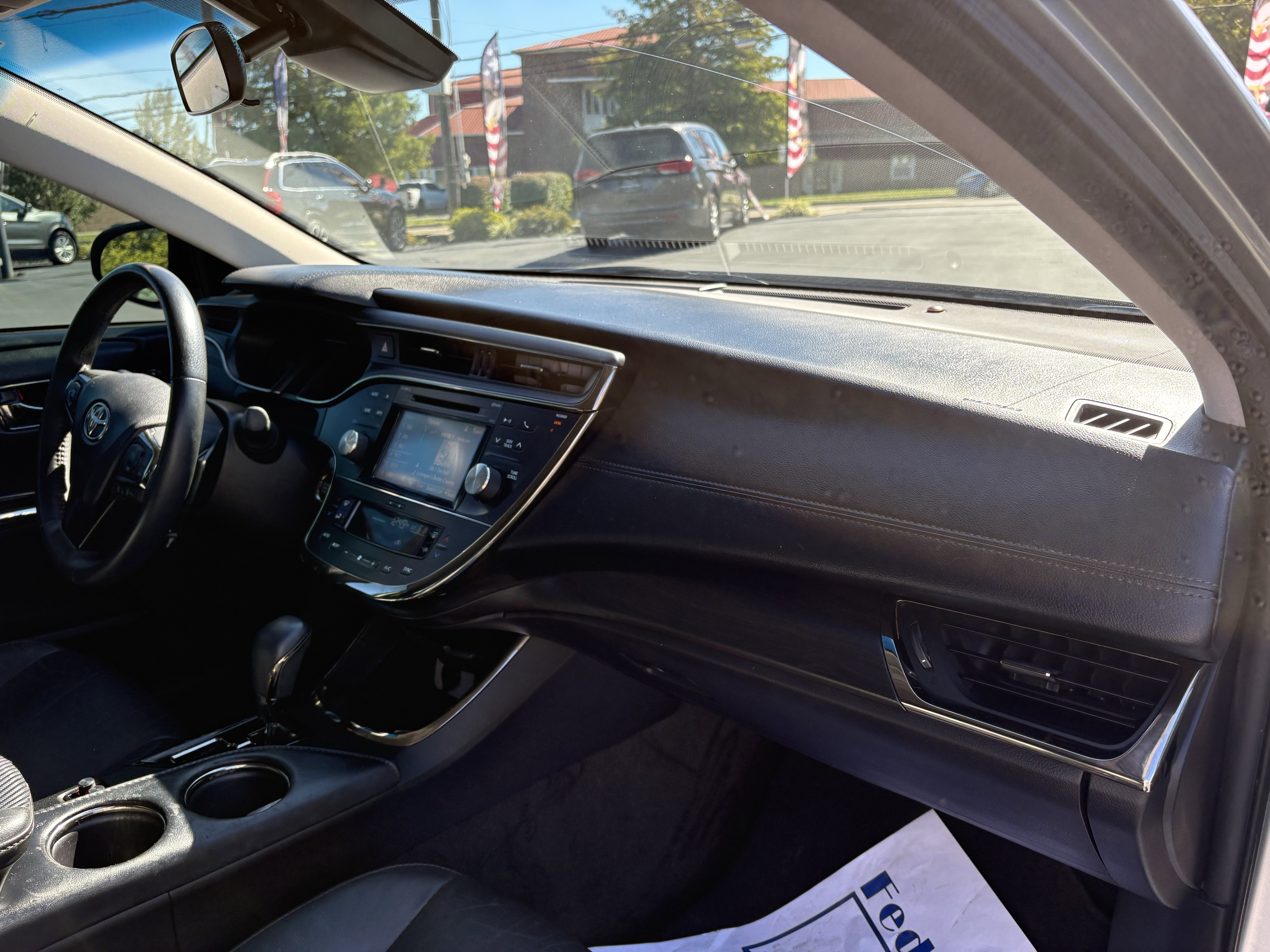 Used 2017 Toyota Avalon XLE image 29