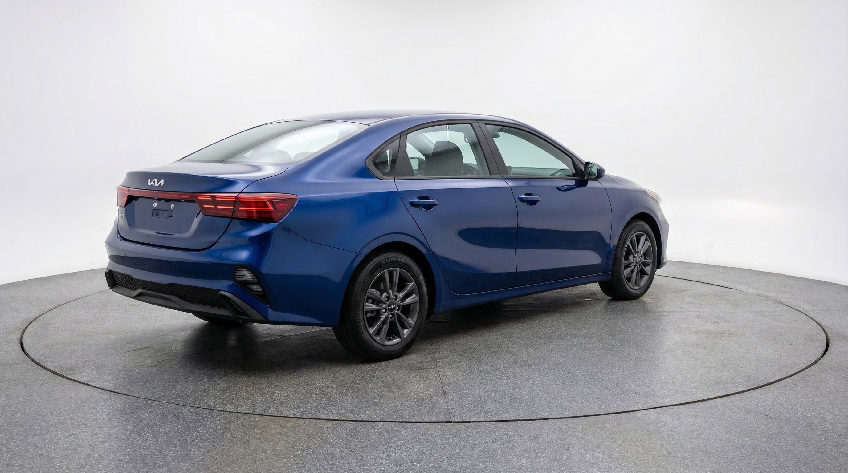 Used 2024 Kia Forte LXS image 9