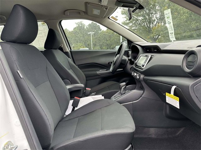 New 2025 Nissan Kicks Play S image 10
