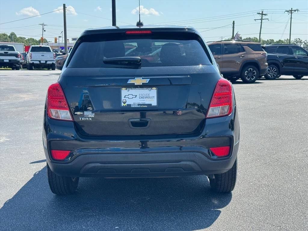 Used 2020 Chevrolet Trax LS w/ Tint and Cruise Package FWD image 4