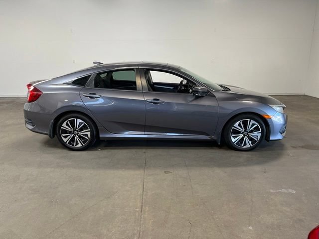 Used 2017 Honda Civic EX-T image 2